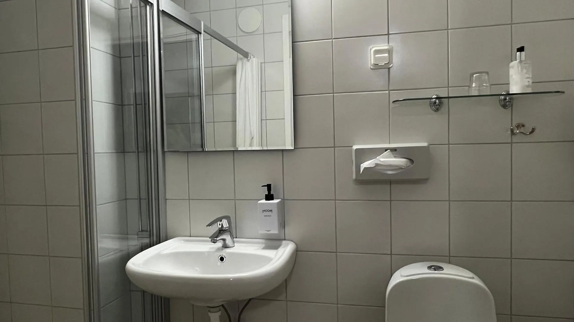 Injoy Compact Hotel Solna 3*,
